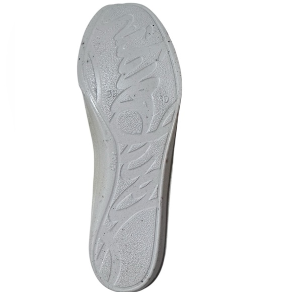 Christian Louboutin Sharkfina Sneakers - Picture 11 of 14